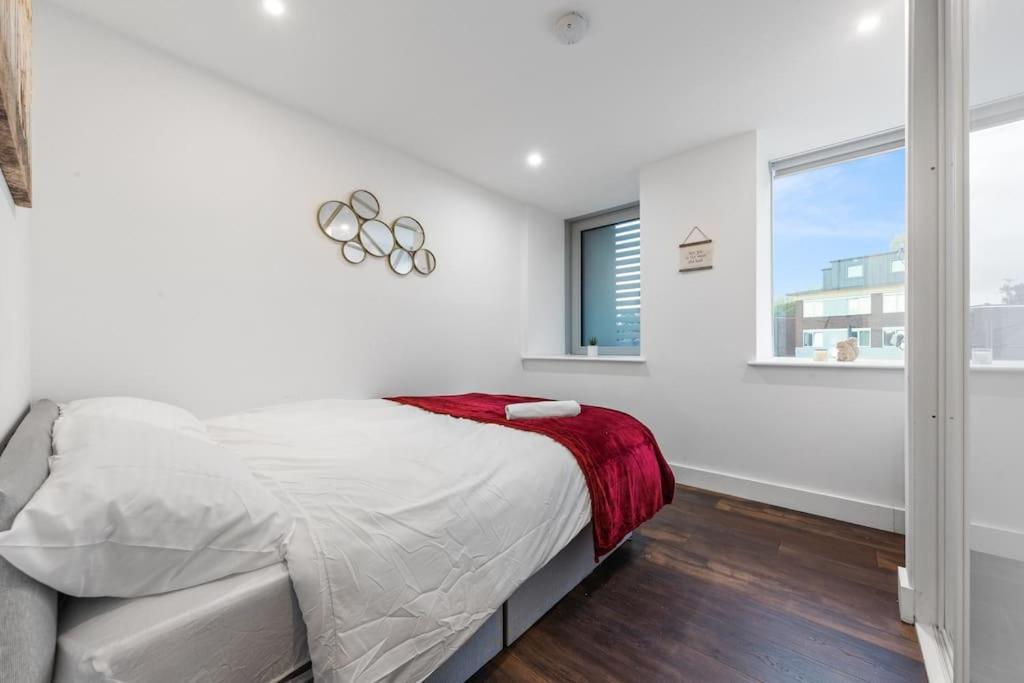 Sleep 7 20 Mins From London Waterloo Bp8 Apartment Exterior photo