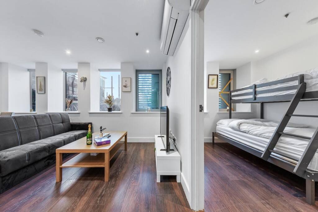 Sleep 7 20 Mins From London Waterloo Bp8 Apartment Exterior photo