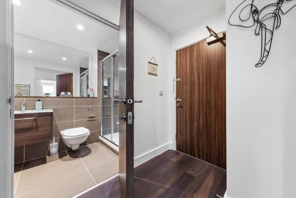 Sleep 7 20 Mins From London Waterloo Bp8 Apartment Exterior photo